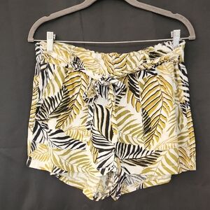 Cali1850 Oceanside Womens Linen Shorts